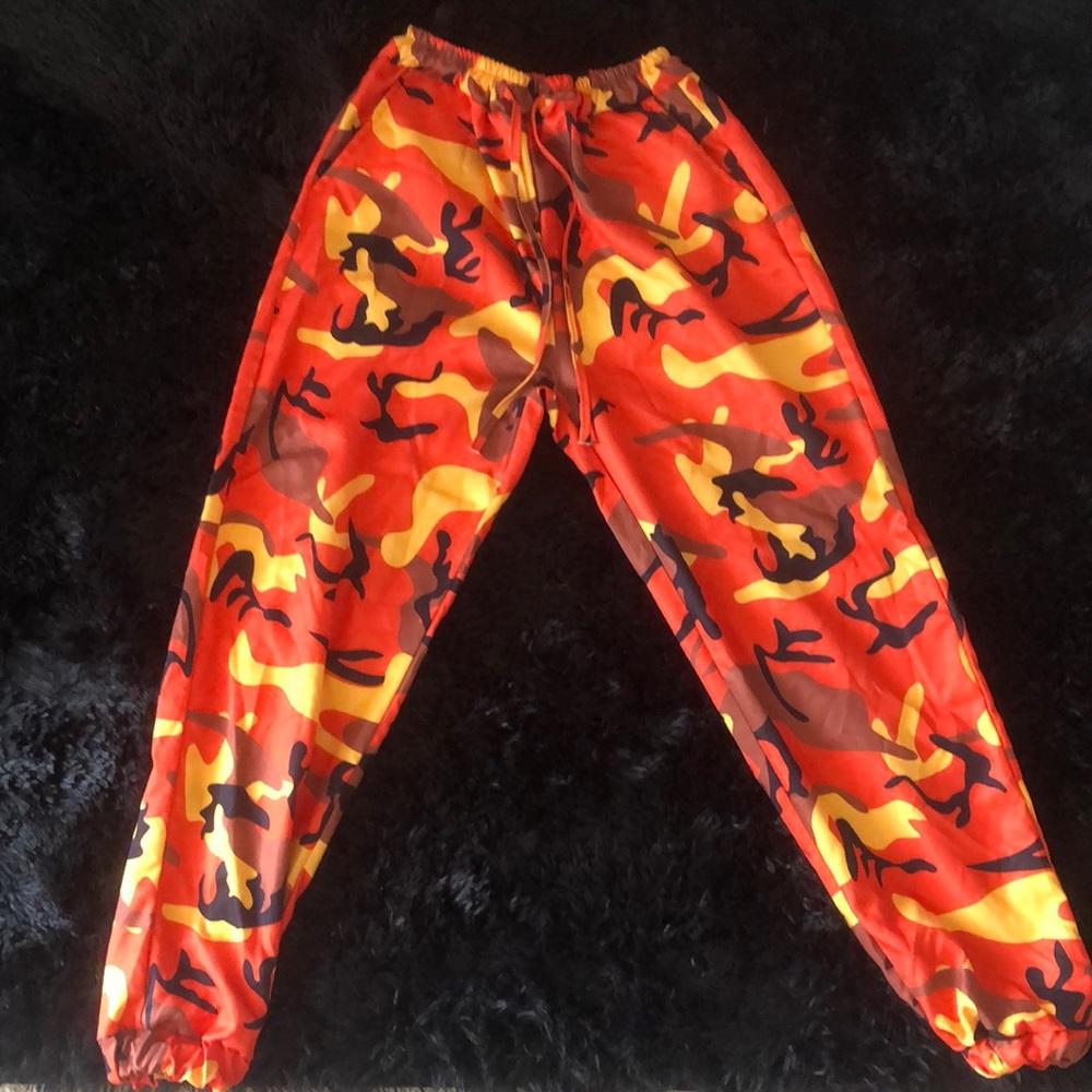 ✨ORANGE CAMEO HEREM JOGGERS✨
